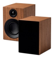 Pro-Ject Speaker Box 3 E Carbon - 2-pásmová regálová reprosoustava - walnut